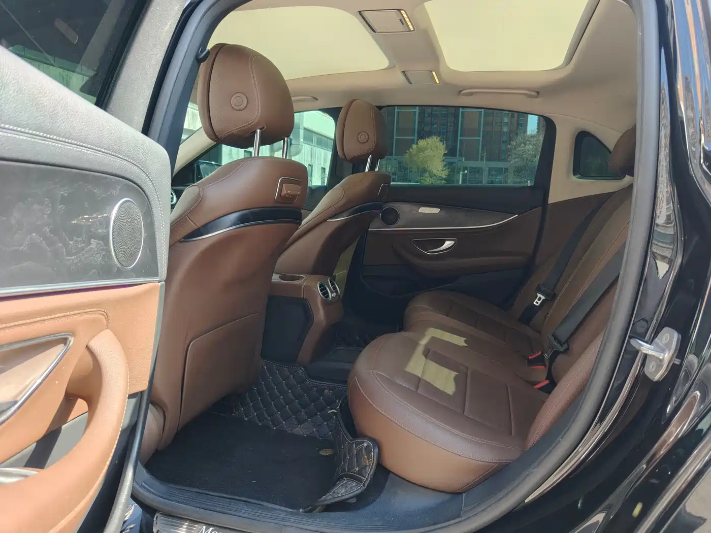 Mercedes-Benz E-Class 2019 E 300 L Sport Fashion фото 5