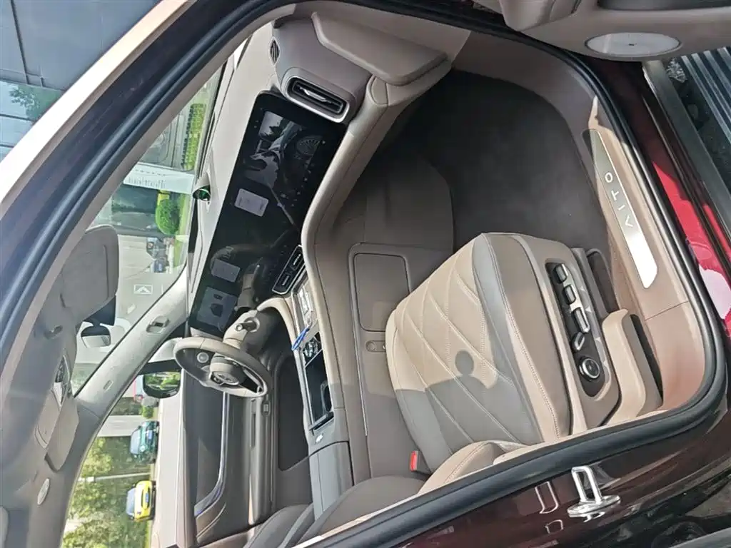 AITO Wenjie AITO M9 2025 Extended Range Ultra 52kWh 5-Seater фото 11