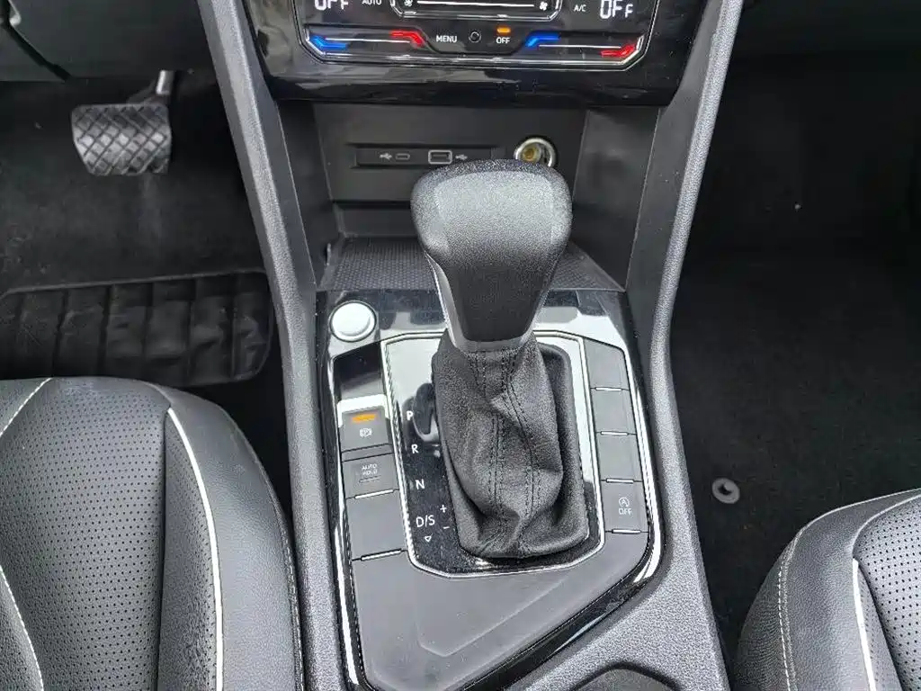 Volkswagen Tiguan L 2024 300TSI Auto 2WD Smart Edition фото 8