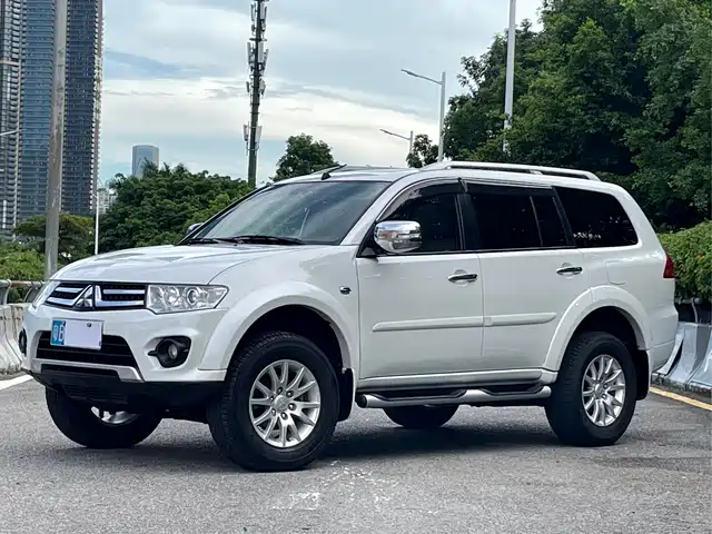  Mitsubishi Pajero Sport 2013 3.0L Automatic 4WD Flagship