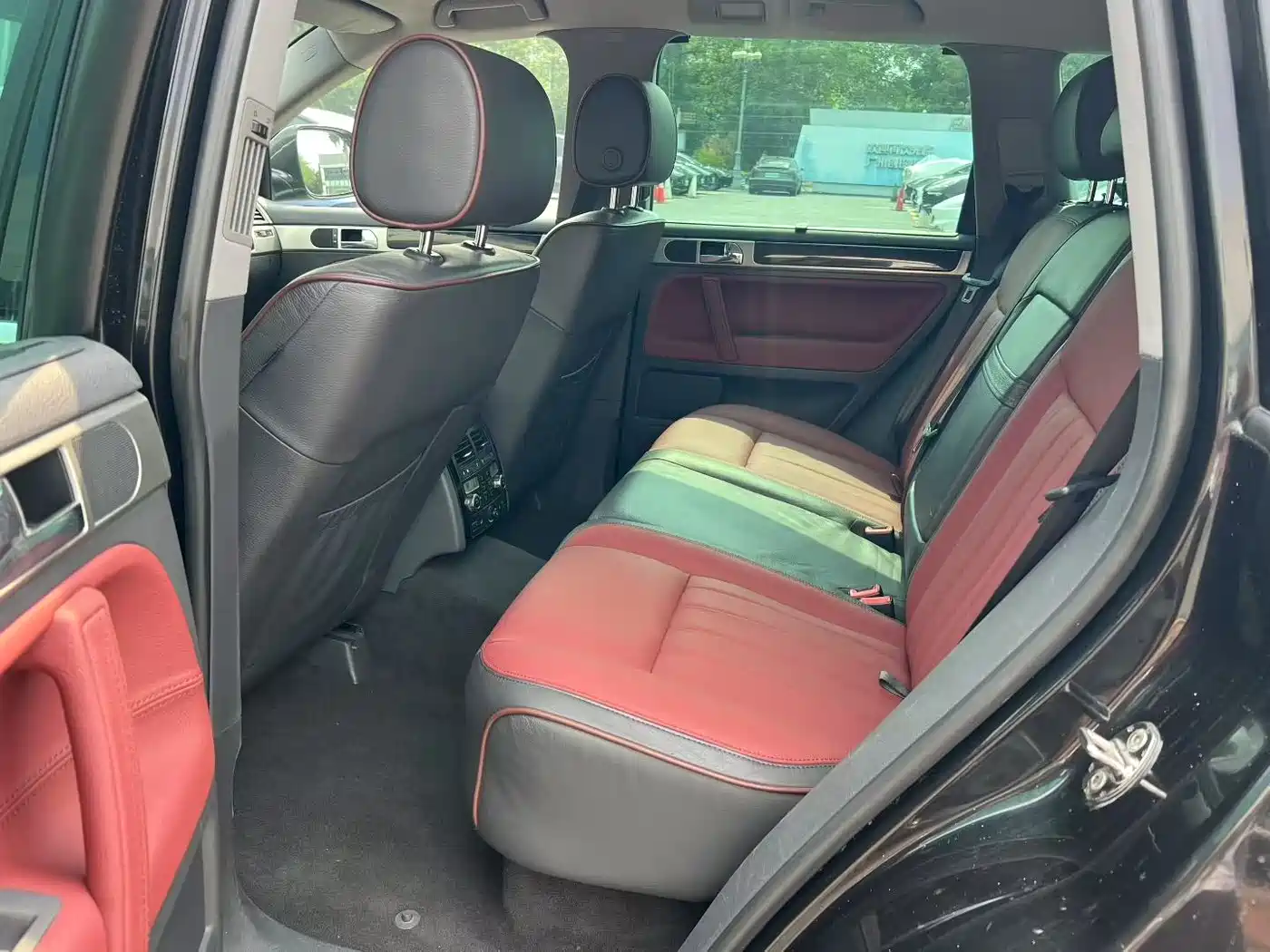 Volkswagen Touareg 2008 6.0 W12 Top Model фото 8