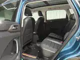 صورة 12 - Volkswagen Tharu