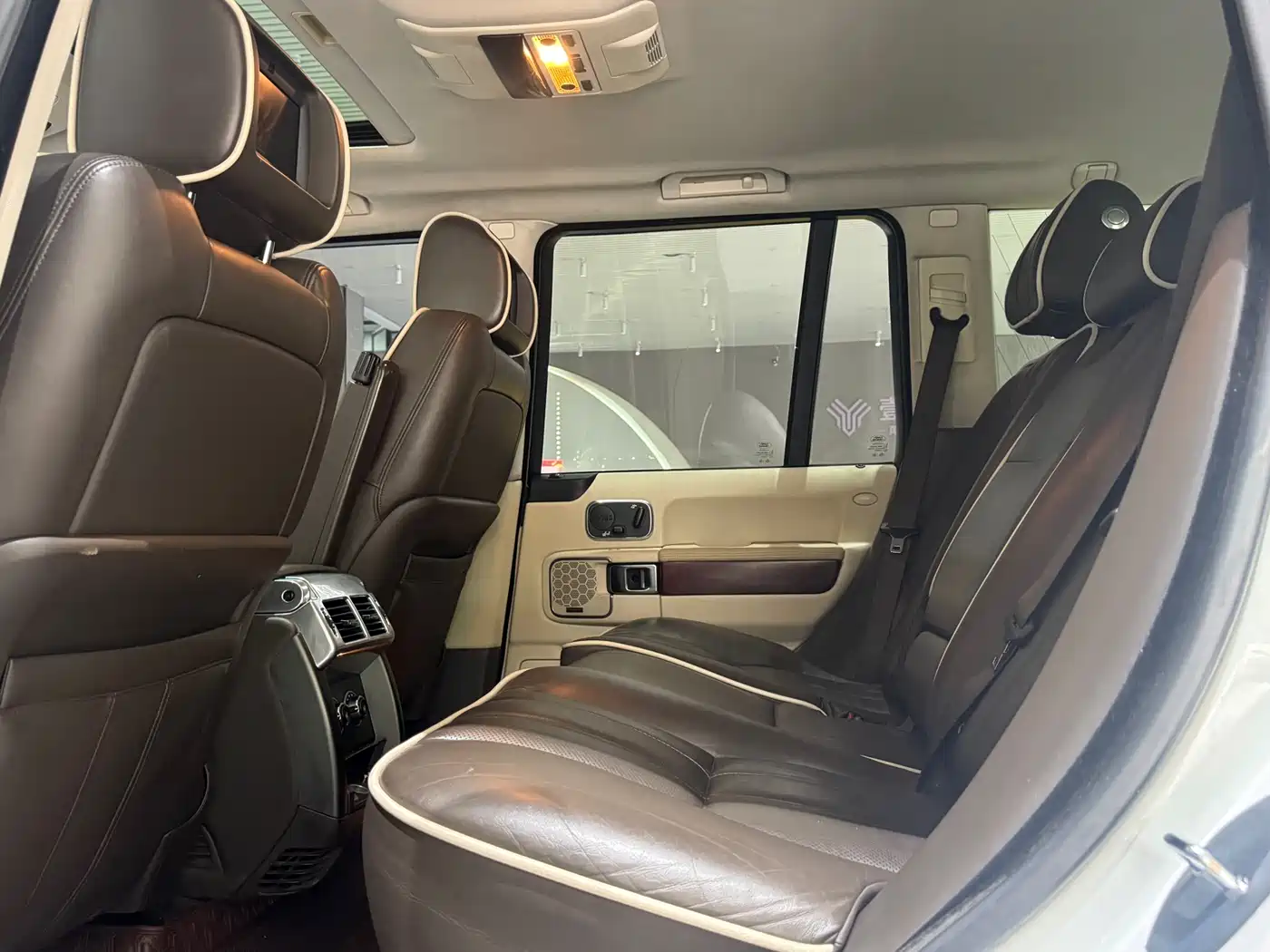 Land Rover Range Rover 2011 5.0 SC V8 фото 9