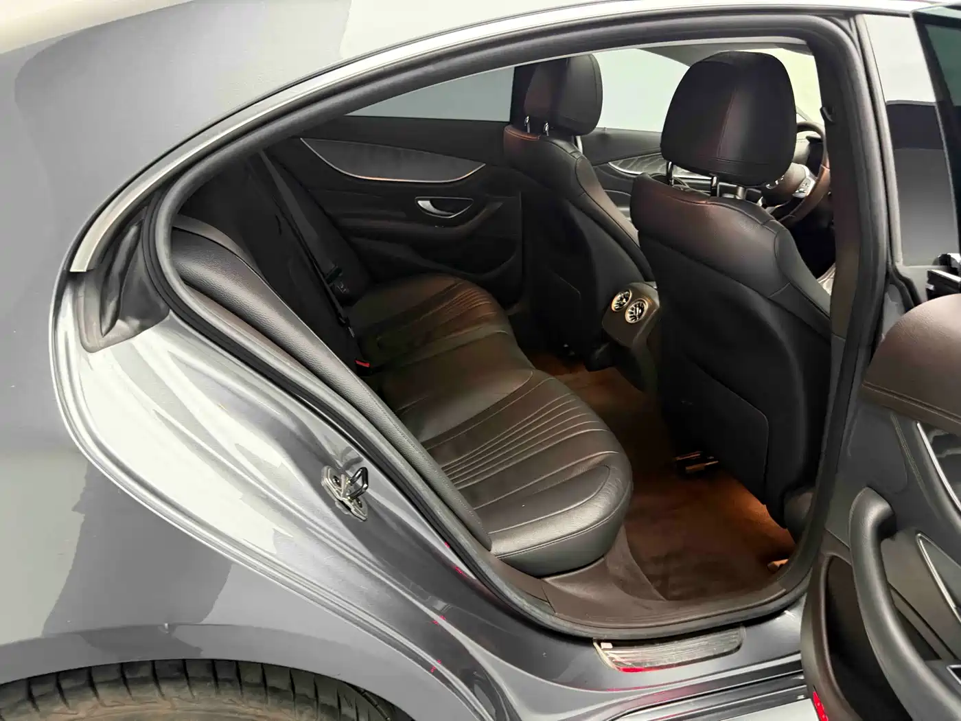 Mercedes-Benz CLS 2018 CLS 300 Dynamic фото 20