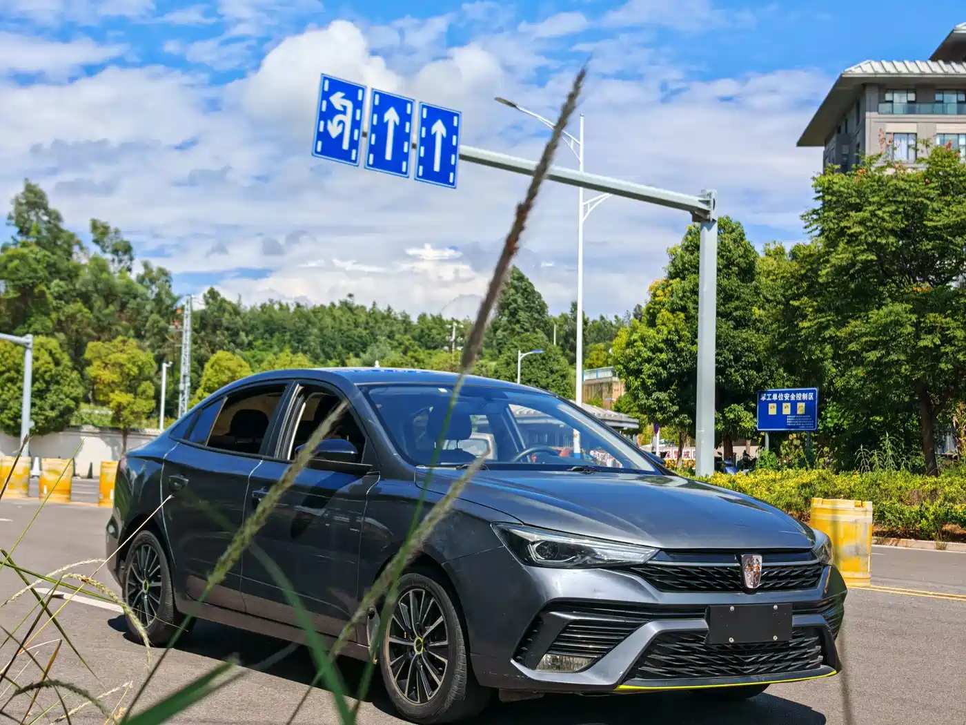 Фото 3 - Roewe i5