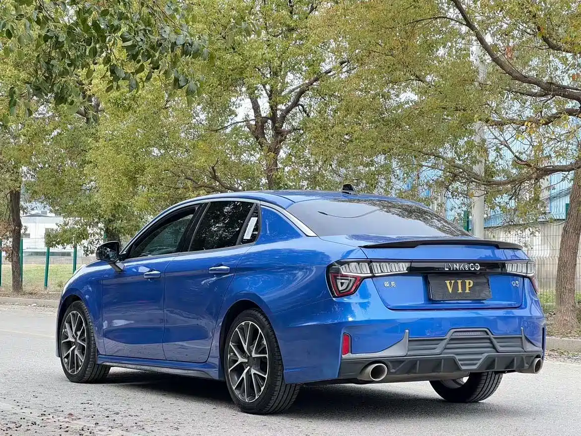 Lynk & Co 03 2020 1.5TD DCT Type Pro Edition фото 5