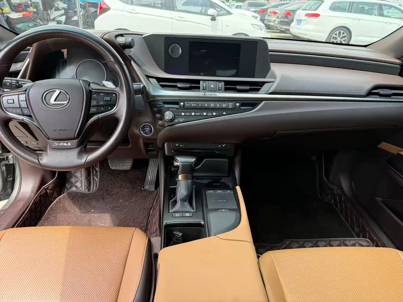 Lexus ES 2020 Model 300h Excellence Edition фото 6