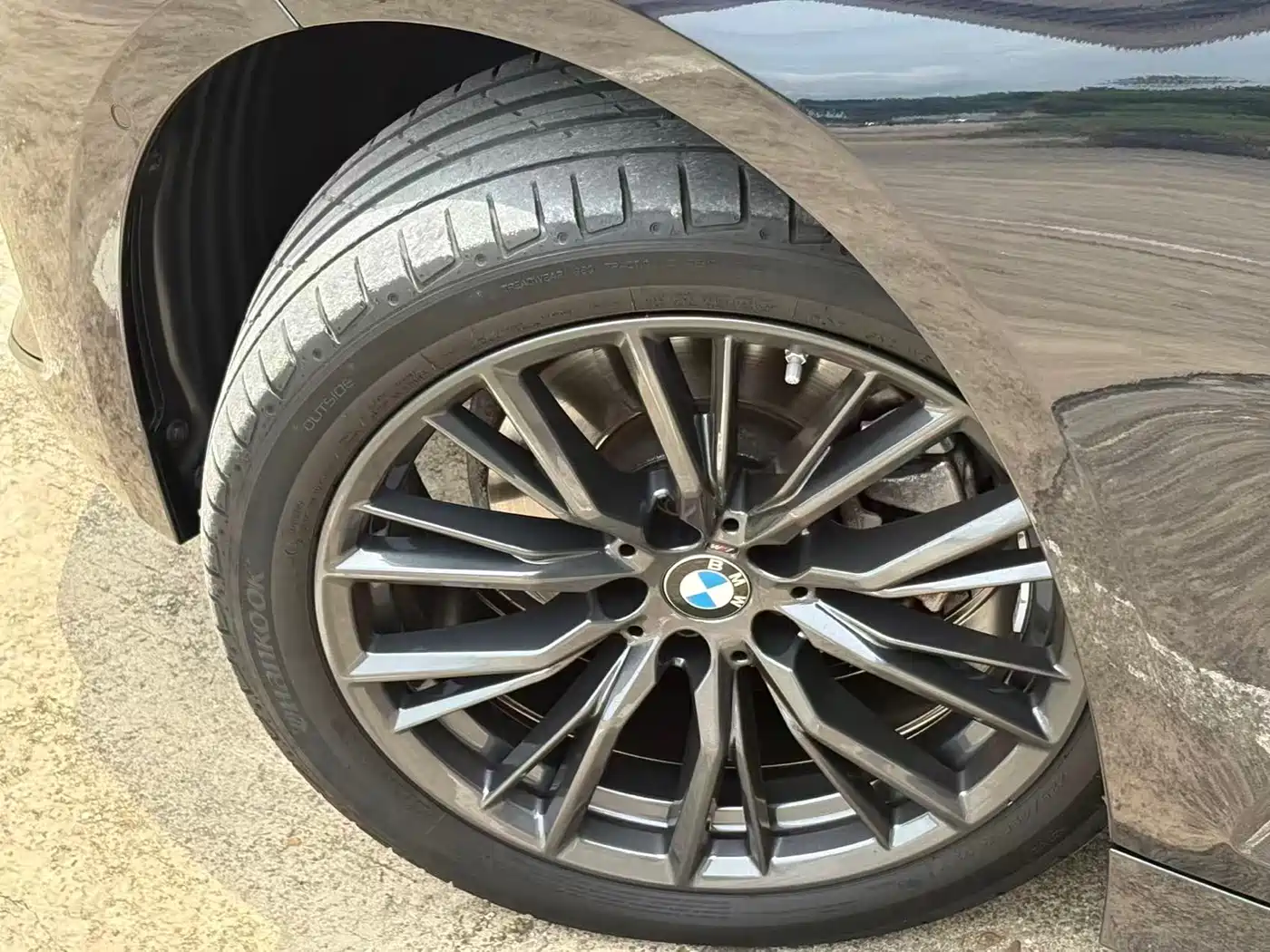 BMW 3 Series 2024 325Li M Sport Shadowline Package фото 9