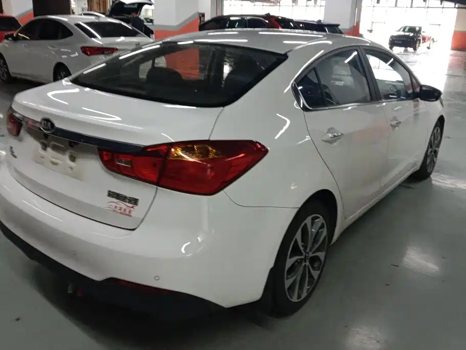 Photo 3 - Kia K3