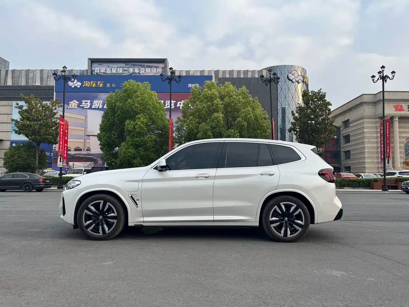 BMW iX3 2023 Leading Type фото 14