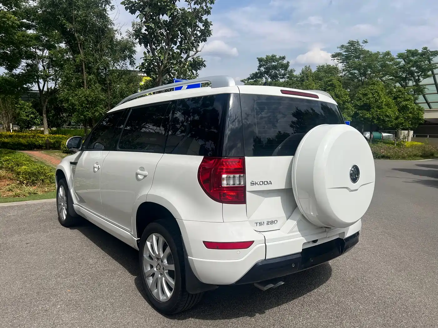Škoda Yeti 2017 TSI280 DSG Pioneer фото 13