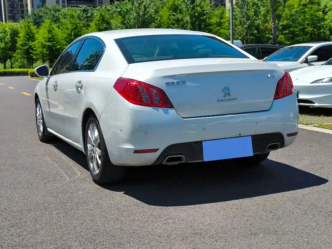 Peugeot 508 2013 2.3L Roland Garros Edition фото 5