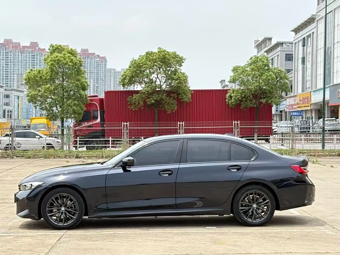 BMW 3 Series 2024 325Li M Sport Shadowline Package фото 7