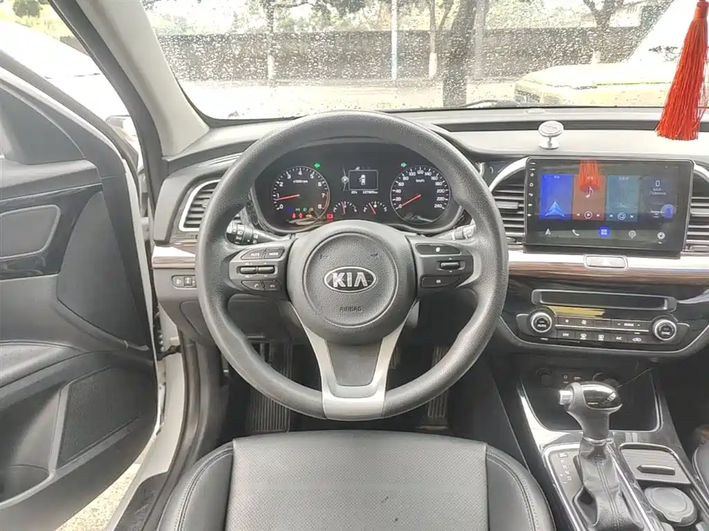 Kia K4 2014 1.8L Automatic GLS фото 11