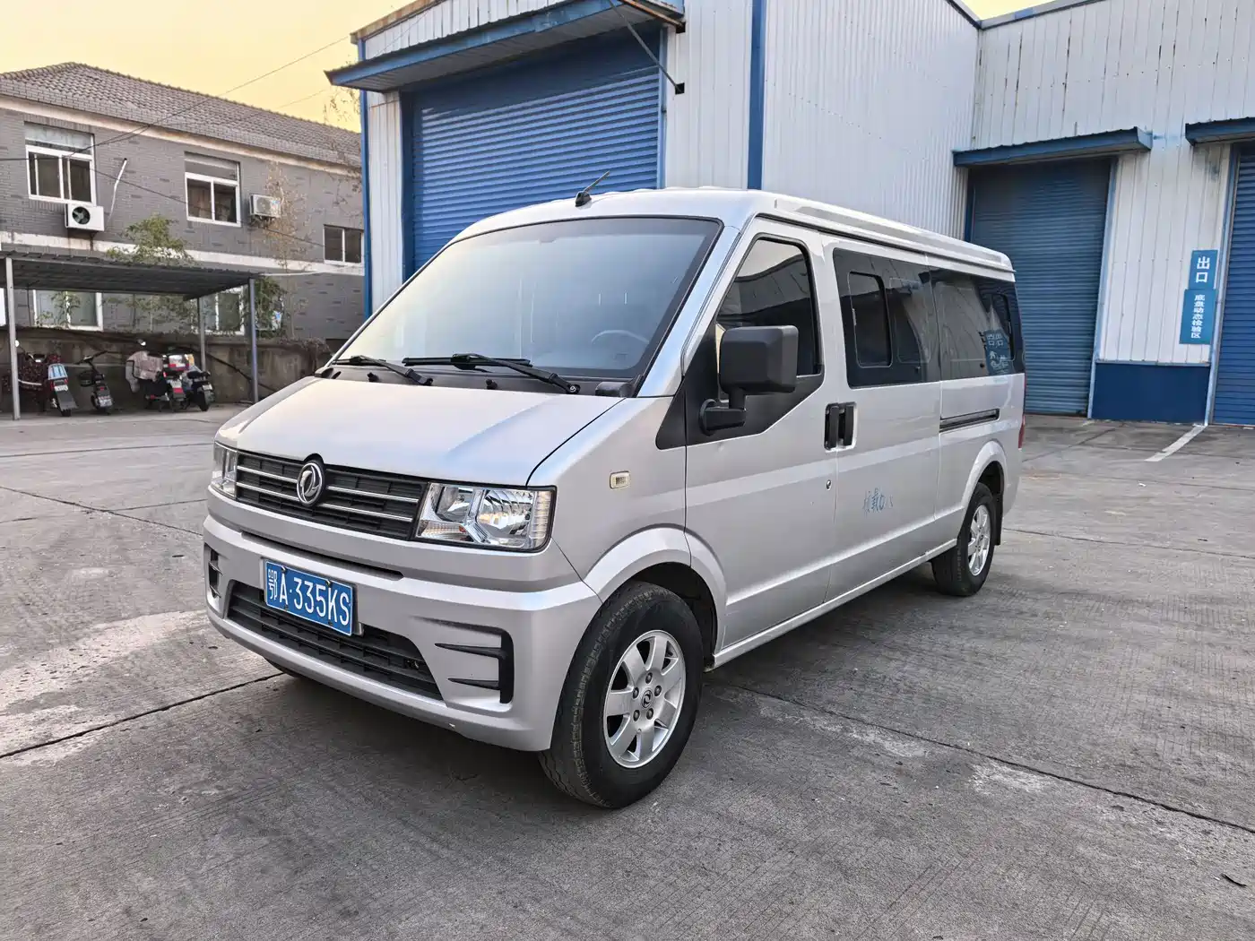 DONGFENG C56