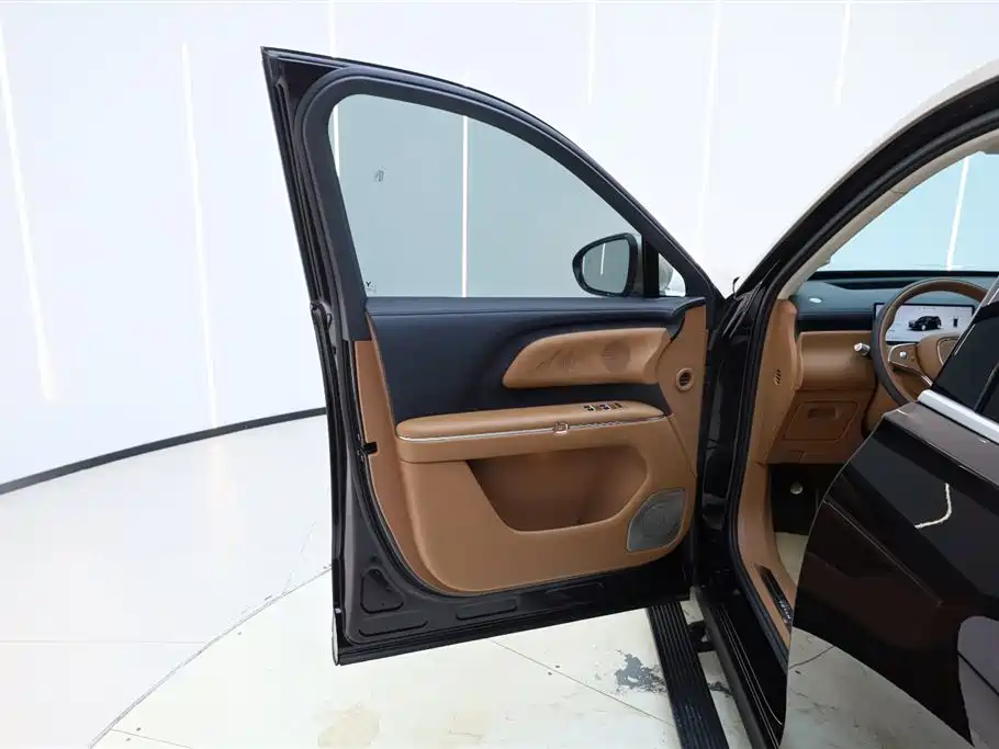 Voyah Auto VOYAH Taisan 2026 Model Base фото 16