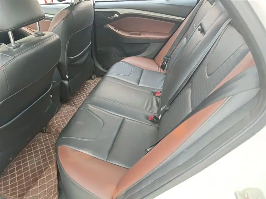 BYD G5 2014 1.5TID Automatic Premium фото 17