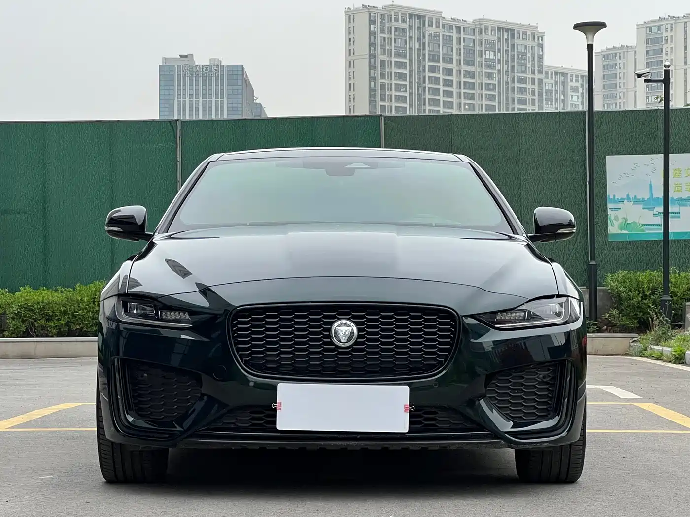 Jaguar XEL 2024 Model 2.0T 250PS R-DYNAMIC S Gloss Black Sport Edition фото 2