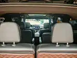 Photo 12 - Cadillac XT6