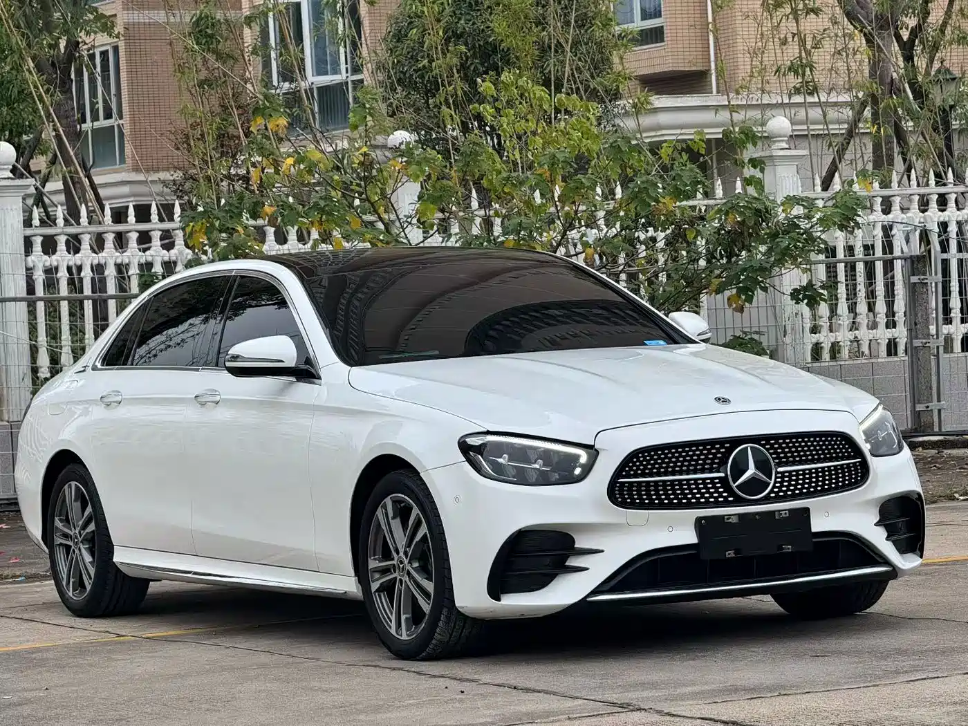 Mercedes-Benz E-Class 2021 E 260 L фото 3
