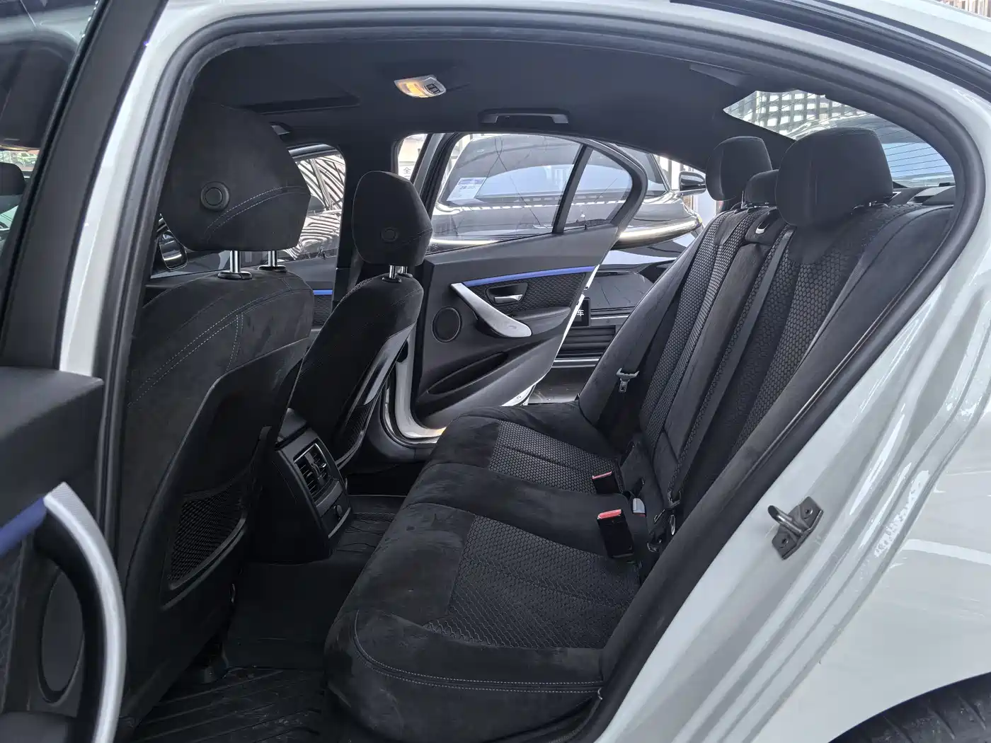BMW 3 Series 2018 320i M Sport Package фото 10