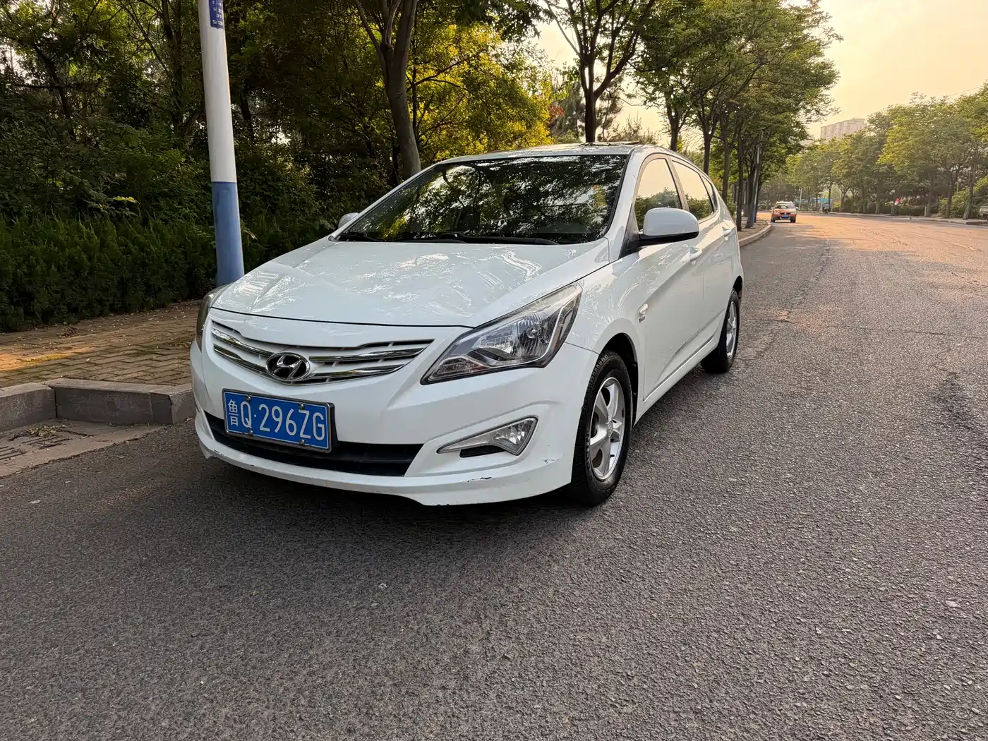 Hyundai Reina 2014 Model 1.4L Automatic GLX