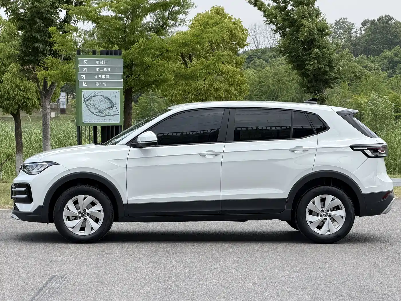 Volkswagen Tharu 2025 Model Rising Star 1.5L Advance Edition фото 15
