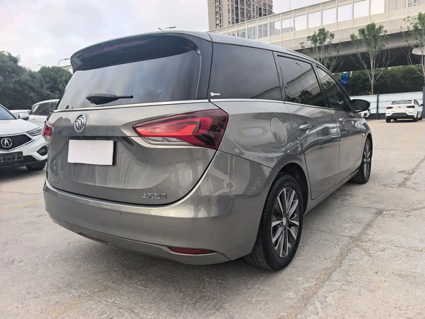 Фото 10 - Buick GL6