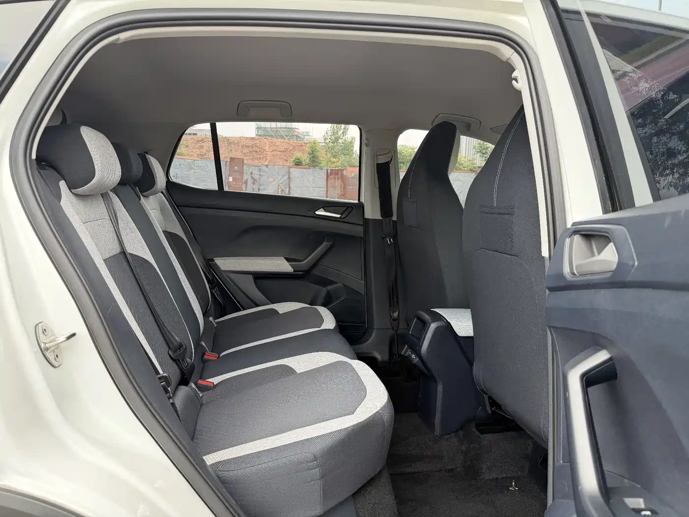 Volkswagen Tharu 2025 Model Rising Star 1.5L Advance Edition фото 13