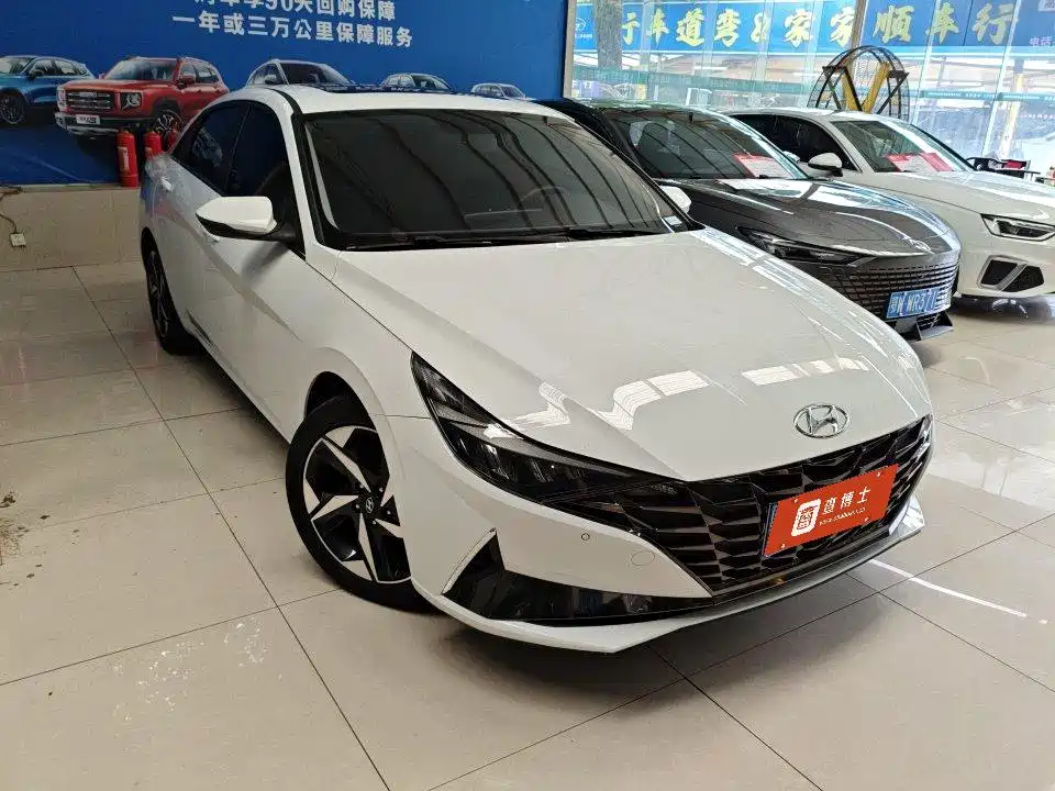 Hyundai Elantra 2021 1.5L CVT GLX Elite Edition фото 2
