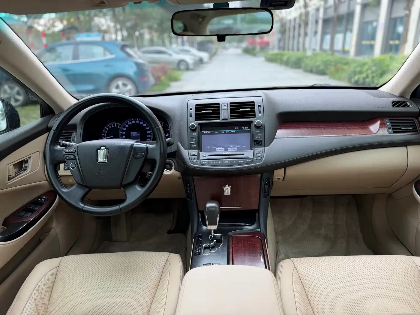 Toyota Crown 2011 2.5L Royal Leather Sunroof Special Edition фото 8
