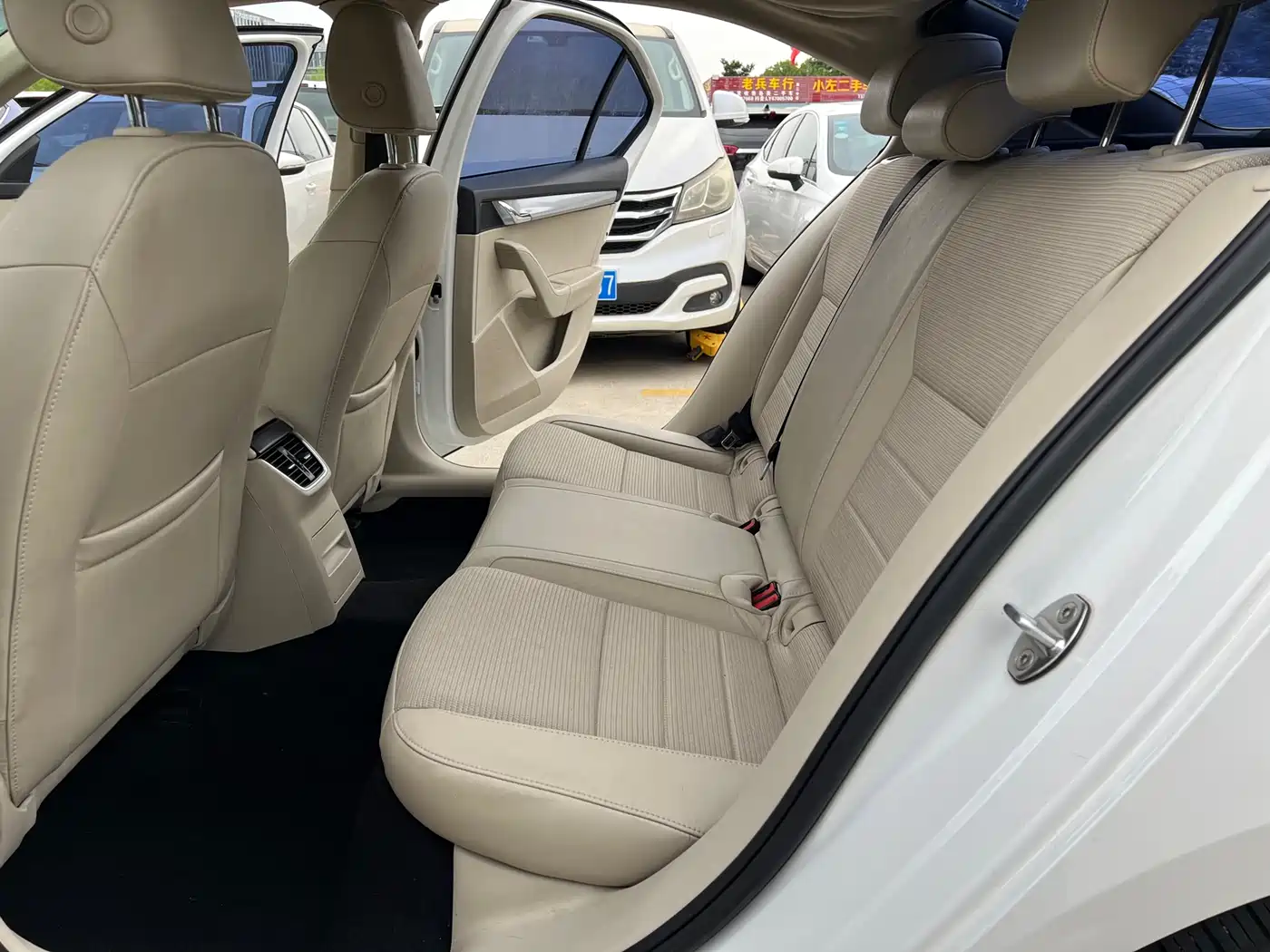 Škoda Octavia 2015 1.6L Automatic逸杰版 фото 5