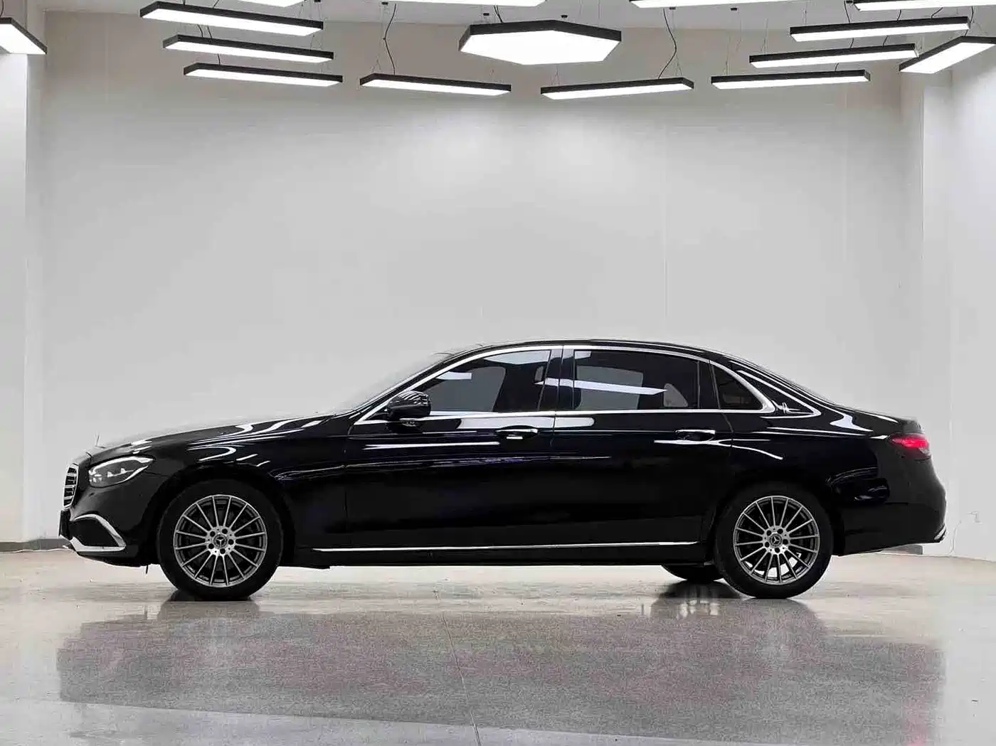 Mercedes-Benz E-Class 2021 Facelift E 260 L фото 29