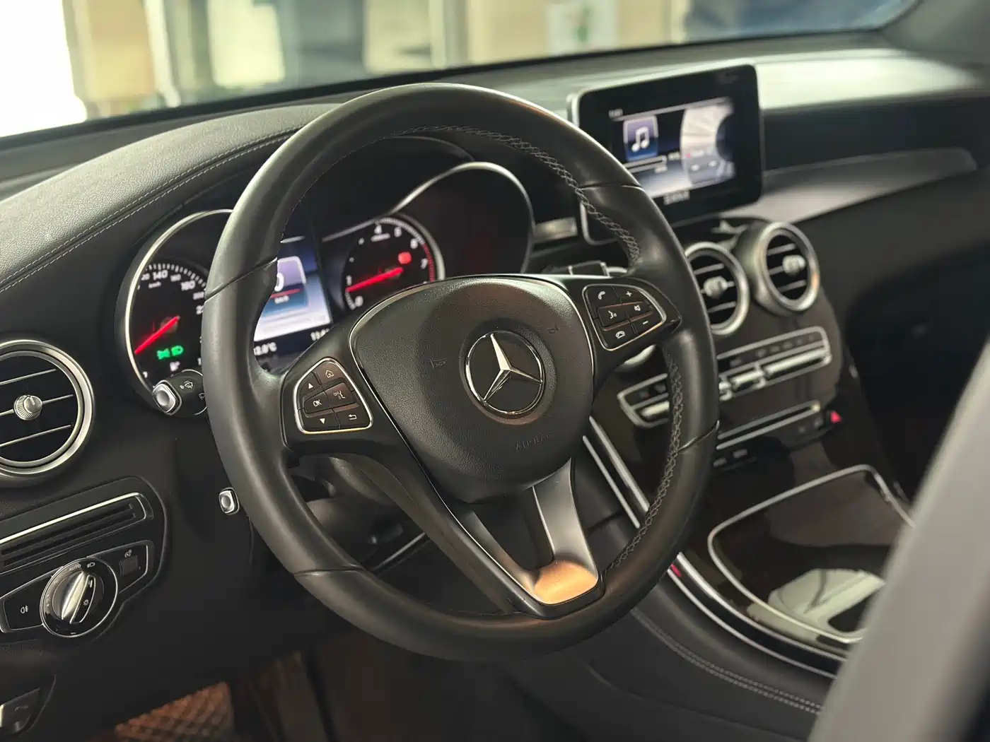 Mercedes-Benz GLC 2016 GLC 260 4MATIC Dynamic фото 8