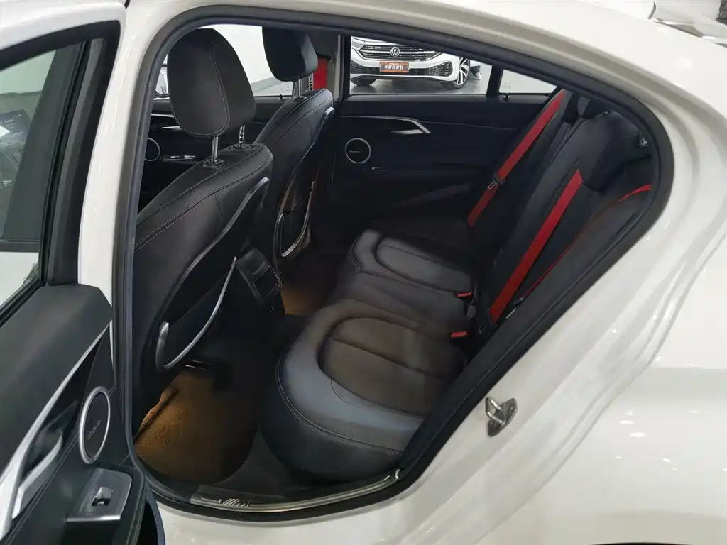 BMW 1 Series 2020 Model 120i M Sport Package фото 15