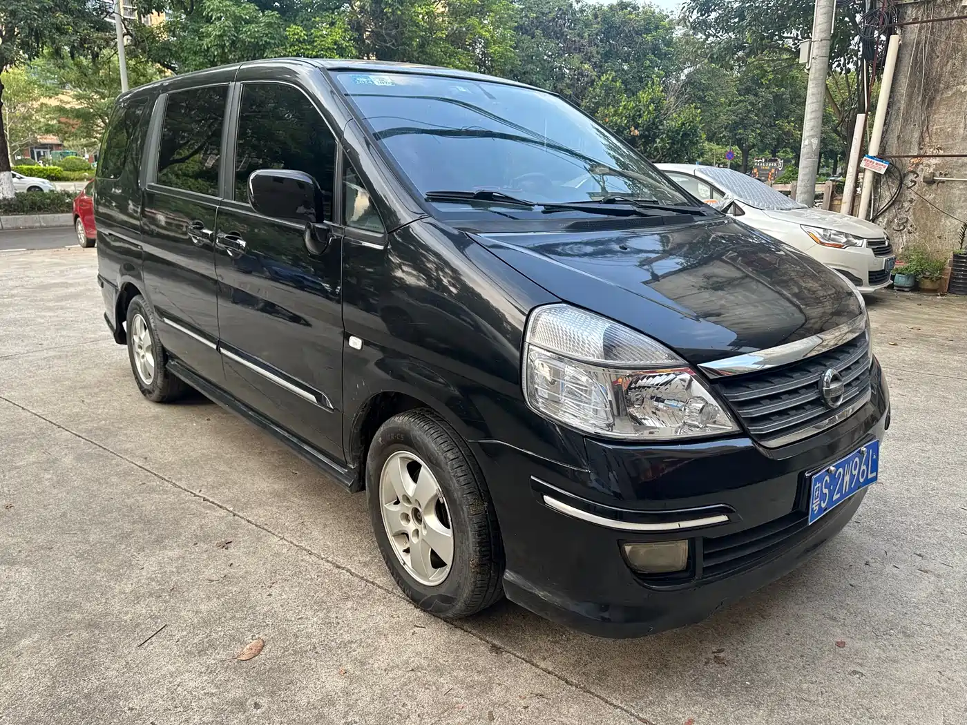 Dongfeng Yuxuan 2012 2009 2.5L Auto Luxury Edition