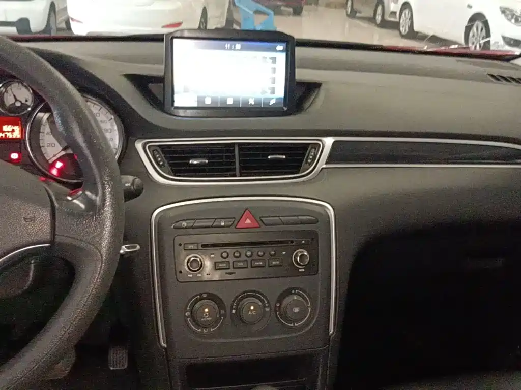 صورة 13 - Peugeot 308