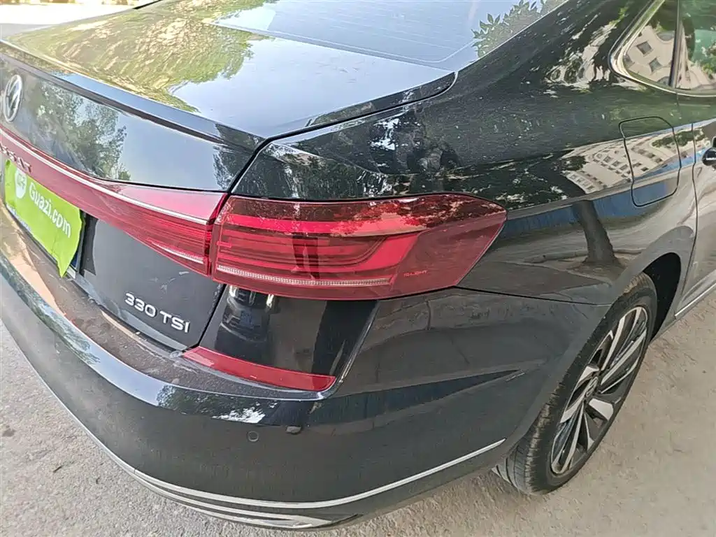 Volkswagen Passat 2023 330TSI Luxury Edition фото 8