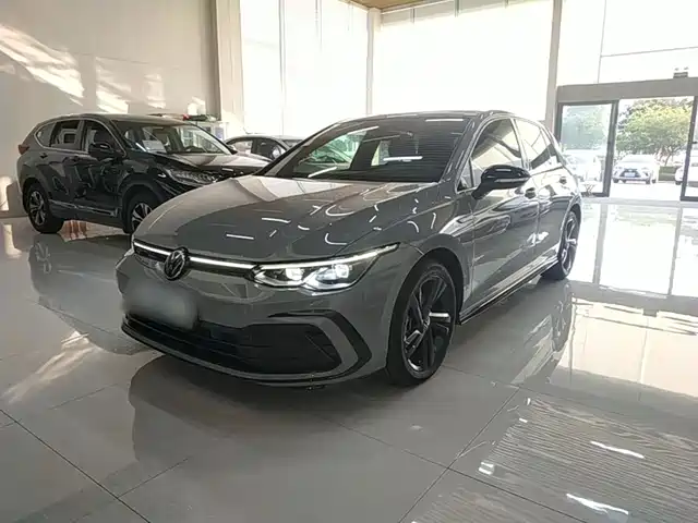 Volkswagen Golf 2021