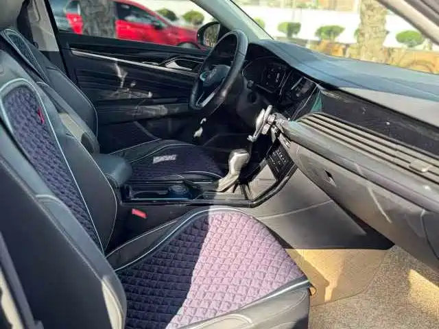 Volkswagen Passat 2022 330TSI Elite Edition фото 5