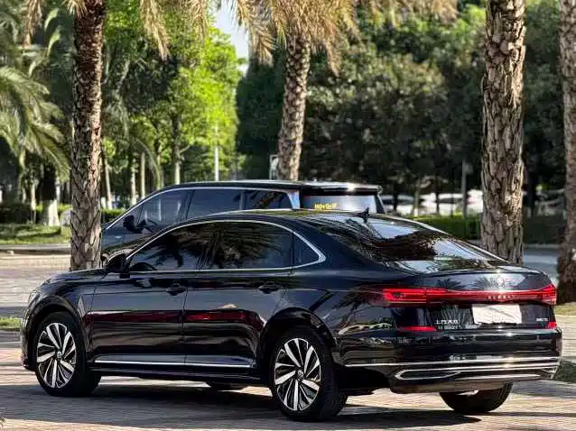 Volkswagen Passat 2022 330TSI Elite Edition фото 9