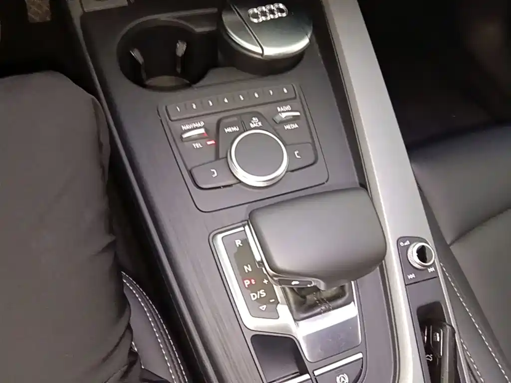 Audi A4L 2018 30th Anniversary 40 TFSI Progressive фото 14