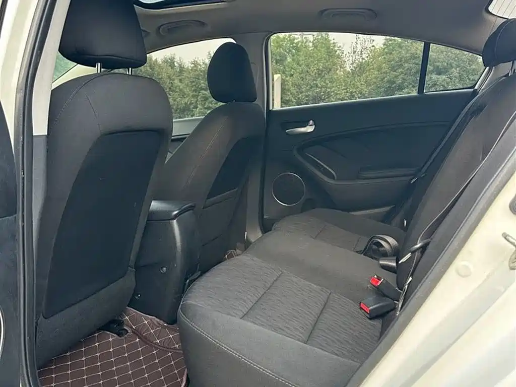 Kia K3 2015 1.6L Automatic GLS фото 7