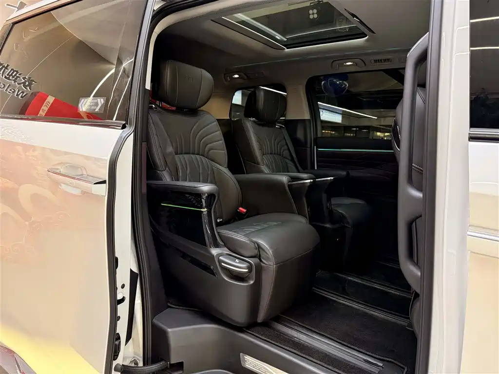 GAC Trumpchi Trumpchi M8 2024 Master Series 400T Ultimate Edition фото 16