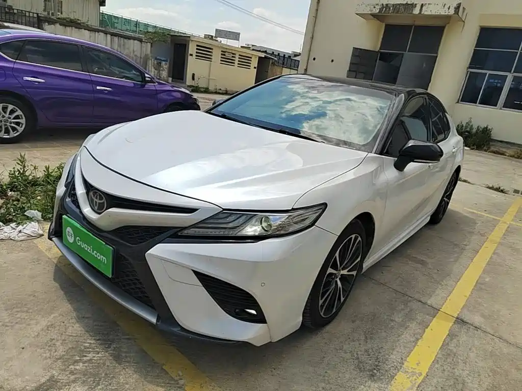 Photo 2 - Toyota Camry