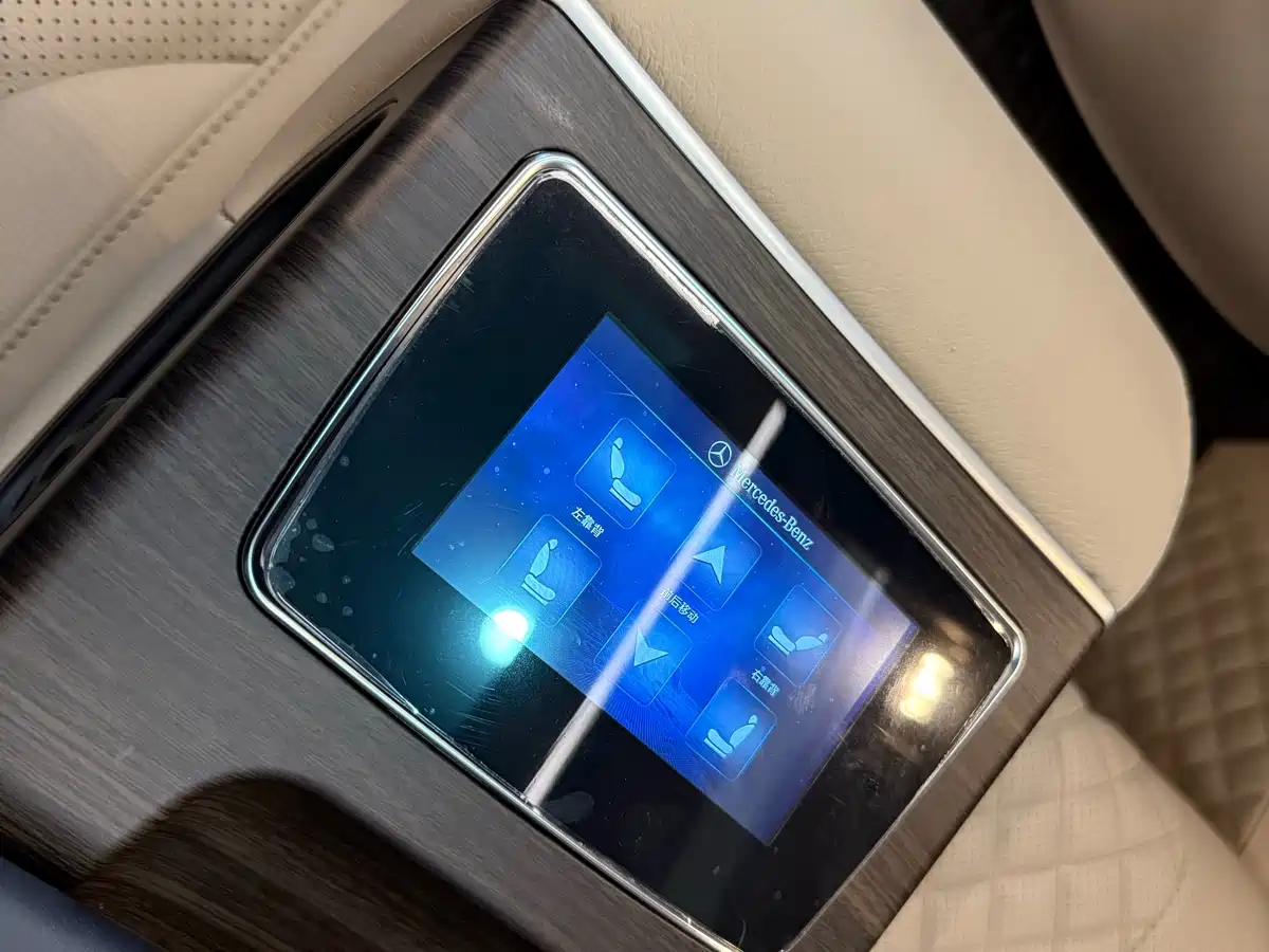 MERCEDES-BENZ V CLASS