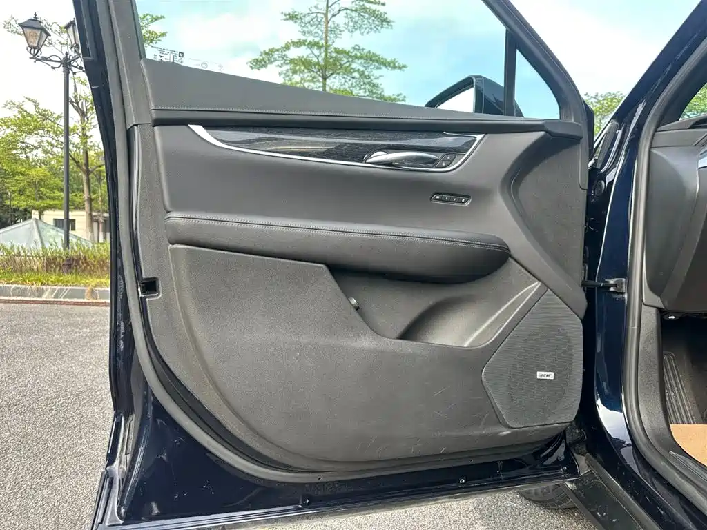 CADILLAC XT5