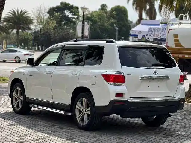 Toyota Highlander 2012 2.7L 2WD 7-Seater Luxury Edition фото 9