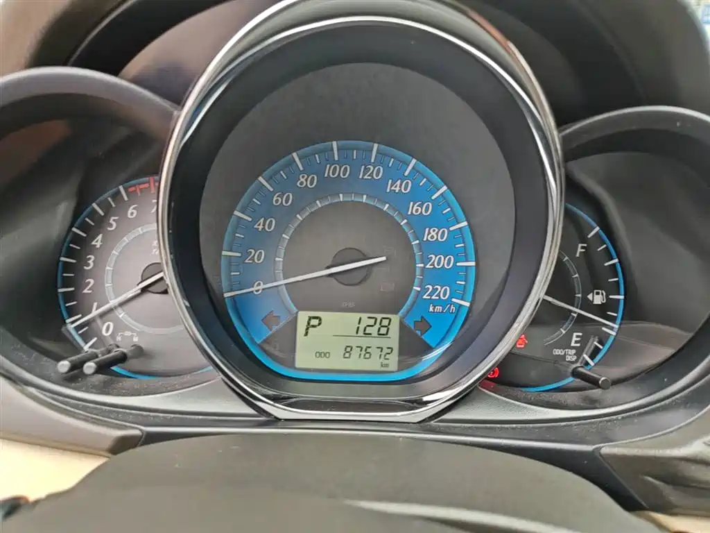 Toyota YARiS L Zhi Xuan 2014 1.5G Automatic Dynamic Edition фото 12