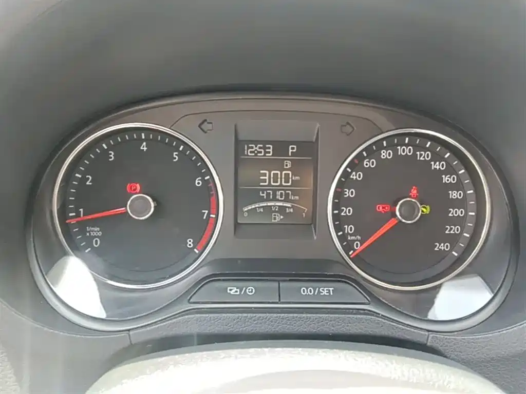 Volkswagen Polo 2016 1.6L Automatic Comfort фото 12